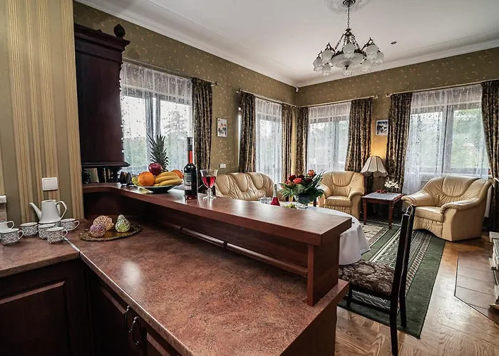 维拉阿兹亚水疗及健康酒店 公寓 *